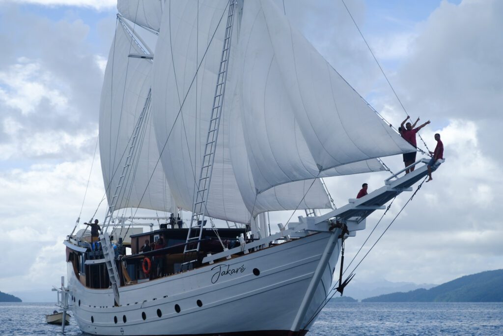 the magnificent Jakare liveaboard to