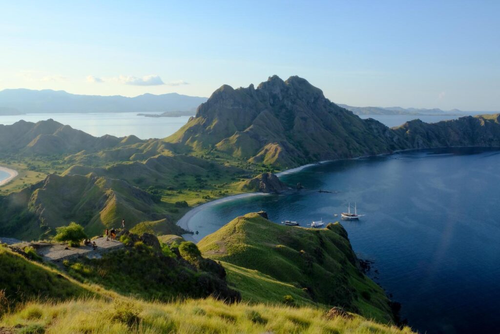 Explore magnificent of Padar Island on your Jakare Liveaboard.