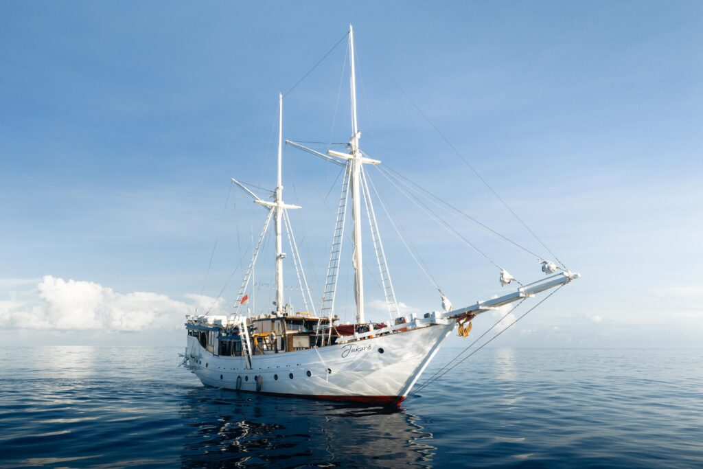 Set Sail to Komodo and Sumba | Jakare Liveaboard