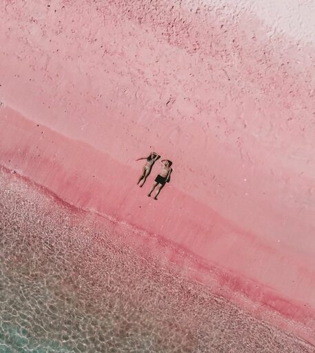 Pink Beach in Komodo | Jakare Liveaboard