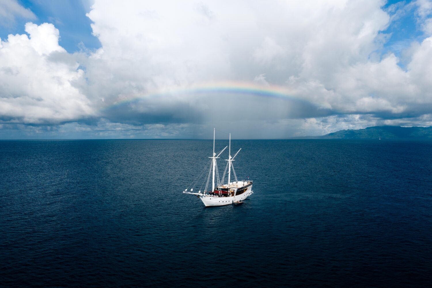 Jakare Liveaboard Sailing in Banda Sea